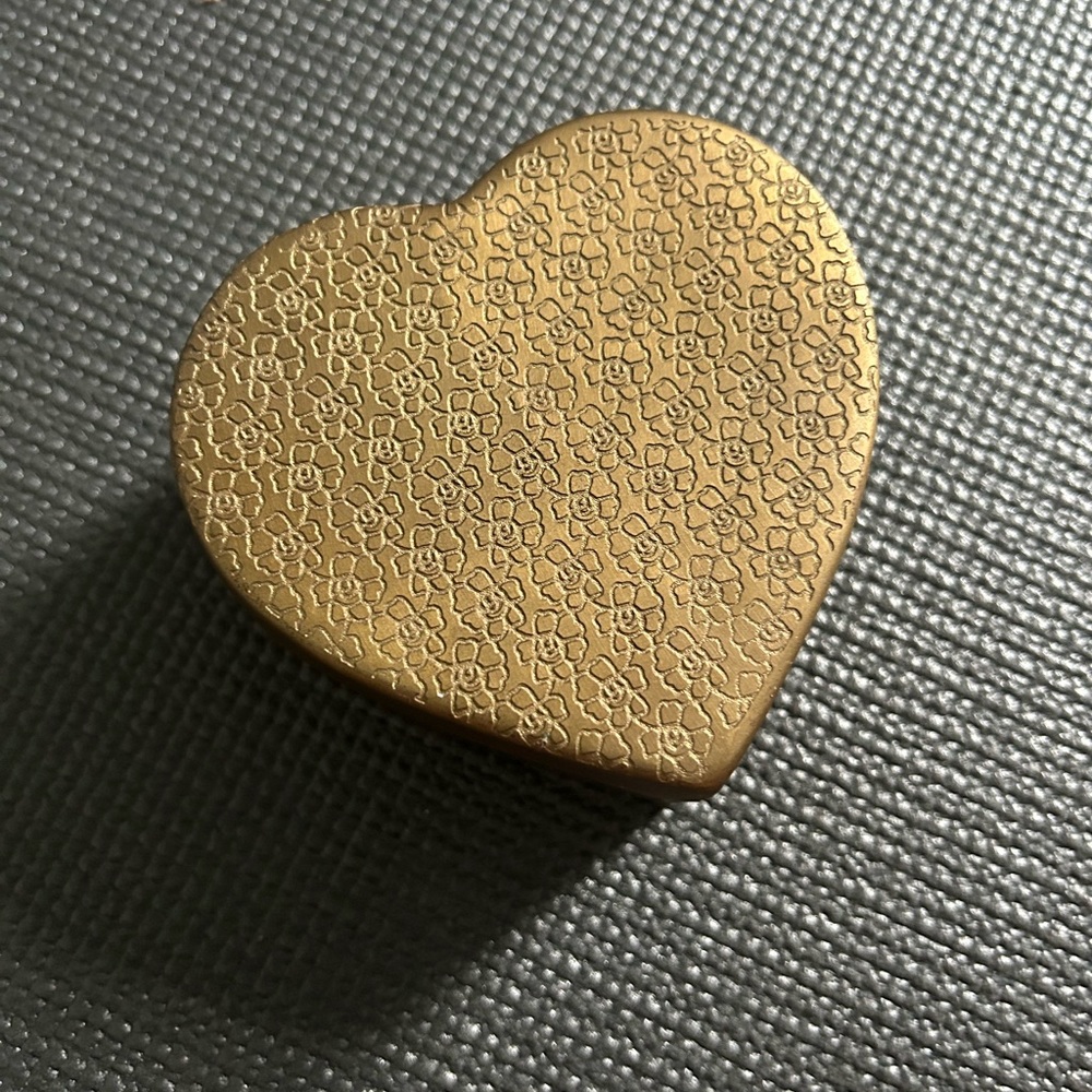 Heart shaped container - Picture 2 of 4